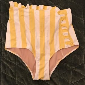 Kortni Jeane down in front ruffle women’s small